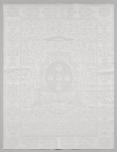 Linen damask napkin with the coat of arms of P.E. van der Noot