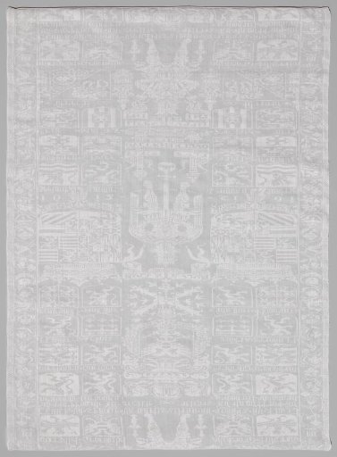 Serviette with the Plus Oultre pattern