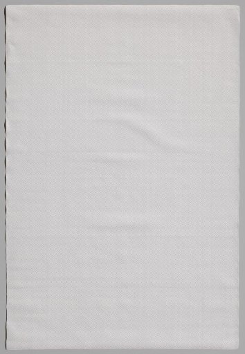 Tablecloth with a pelt pattern