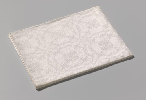 Linen napkin with a pelican pattern