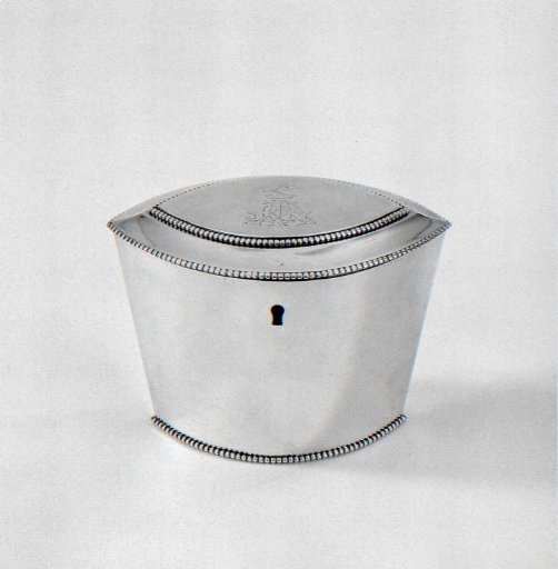 Tea caddy, pointed oval, with pearl edges