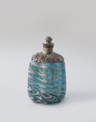 Flacon with six ribs in blue with white ribbons, fitted with silver mounts