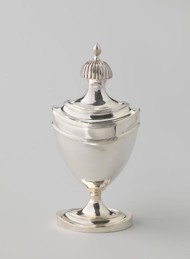 Sugar shaker, oval, with filigree edges