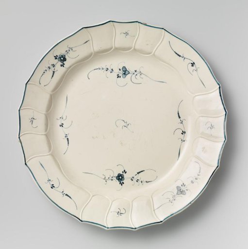 Saucer of English hard-fired earthenware, Boch fine faience