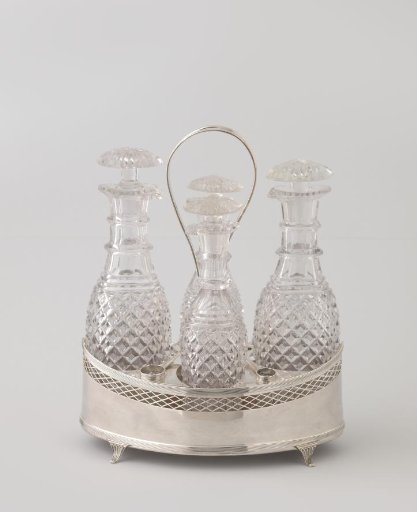 Stopper of a bottle belonging to an oil and vinegar set consisting of four bottles in a pointed oval holder
