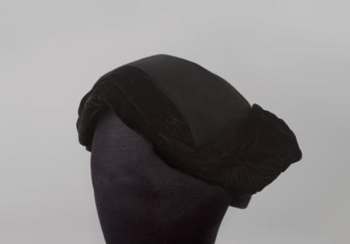 Hat of black felt