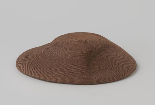 Hat of fine, brown and natural straw