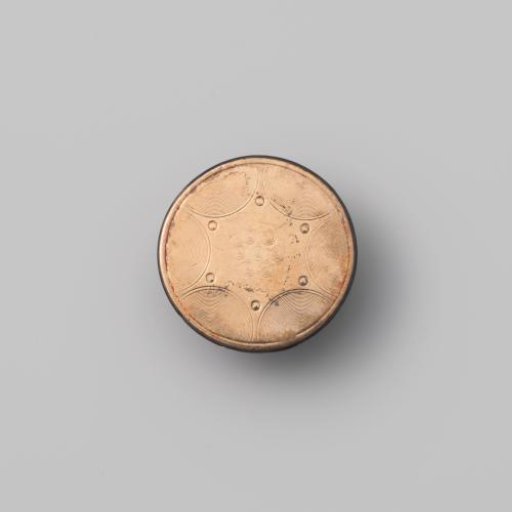 Flat Round Cufflink of Gilt Silver, Decorated with Guilloché of a Six-Pointed Star with Hollow Sides, Against Which Six Circular Arcs with Concentric Hatching Are Positioned