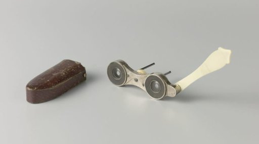 Brown leather case for the corresponding theater telescope (?)
