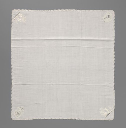 Handkerchief with embroidery of a gardener and a bouquet protruding from an oval, with needle lace stitches in the openwork sections