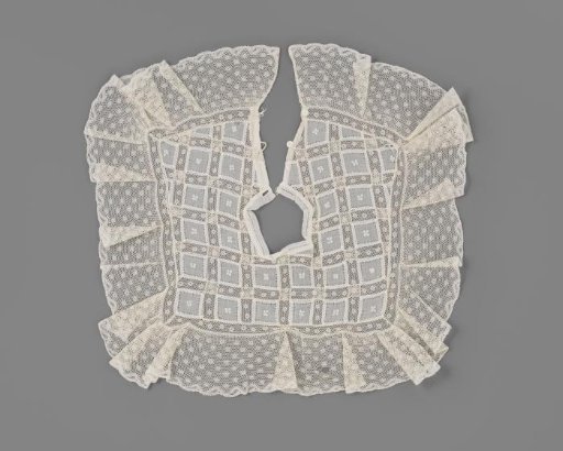 Children's collar in square shape of square batiste pieces set in machine-made Valenciennes lace inserts
