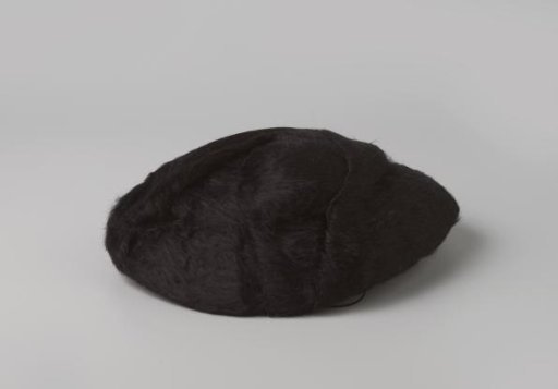 Hat of black long-haired hair felt