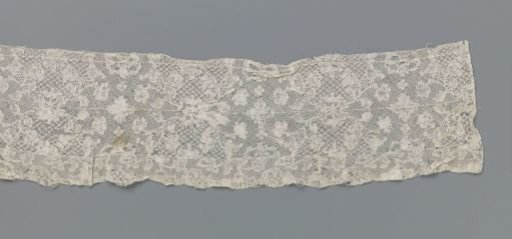 Strip of bobbin lace for a 'German cap' used in the Frisian costume