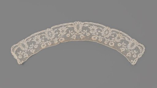 Collar of Brussels lace with a slightly scalloped edge