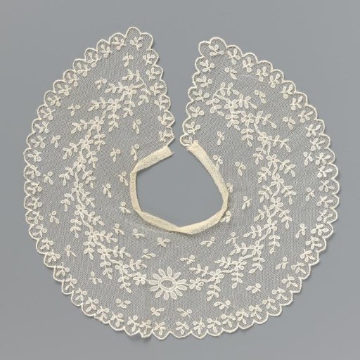Child's Collar of White Linen and Bobbin Lace
