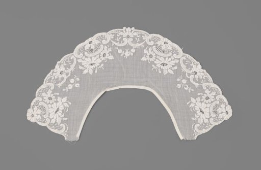 Collar of batiste decorated with white work in the form of baskets with flowers and C-scrolls
