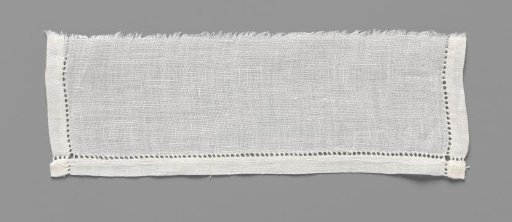 Cuff of linen batiste finished on three sides with open hems