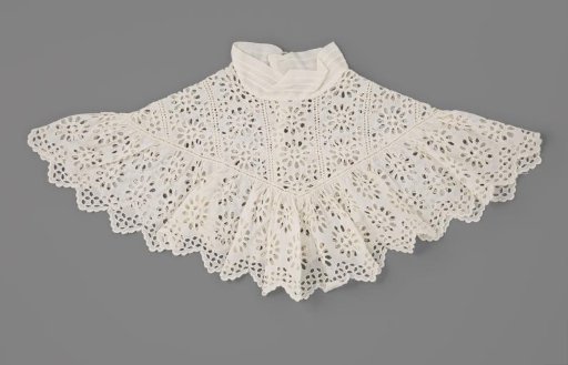 Collar of batiste, decorated with English embroidery
