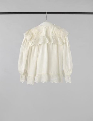 Jacket, so-called 'Carriage Jacket', of Fine Muslin, Decorated with Embroidered Incrustations in the Form of a Butterfly and Festooned Strips; Fastening with One Pearl Button