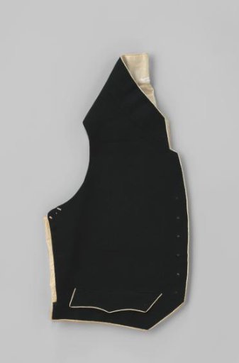 Short jacket with cut-away corners, standing collar, loose pockets with flaps and white twill silk lining with two inner pockets of white-bordered, very dark green wool