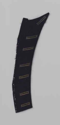 Lapel with seven buttonholes, embroidered with silver thread
