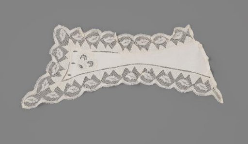 Cuff of Linen with an Openwork Crown with an Irregularly Serrated Edge and Trimmed with a Scrolled Strip of Bobbin Lace