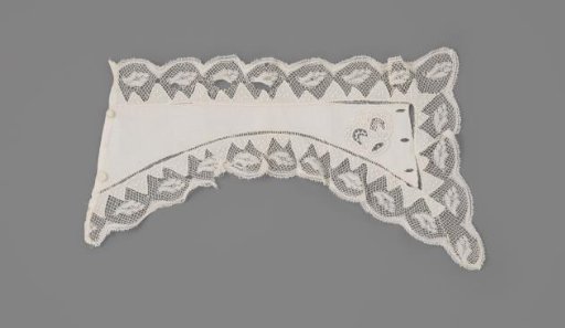 Cuff of Linen with an Openwork Crown with an Irregularly Serrated Edge and Trimmed with a Scrolled Strip of Bobbin Lace
