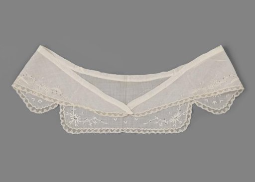 Shawl collar of batiste with white work and a Valenciennes lace border