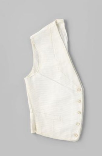 Waistcoat of white piqué with horizontal stripes