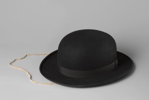 Amazon hat of black felt