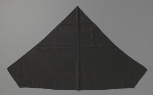 Diamond-shaped shawl in plain black silk