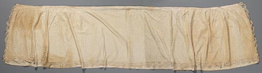 Toilet table cloth, strip, of machine-made lace finished with Belgian (?) bobbin lace