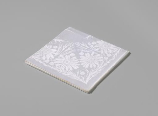 Linen damask napkin with the Marguerite pattern
