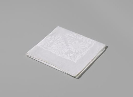 Linen damask napkin with the Marguerite pattern