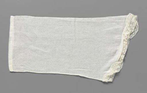 Under-sleeve of batiste finished with a double strip of bobbin lace