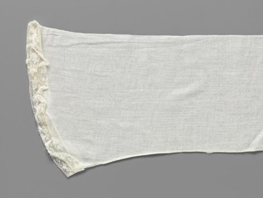 Under-sleeve of batiste finished with a double strip of bobbin lace