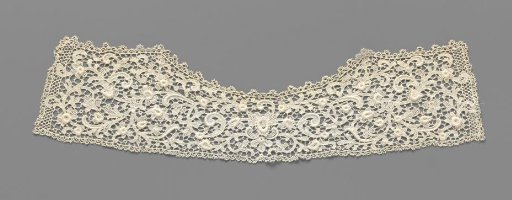 Collar of Machine-Made Lace with Curling Floral Scrolls and C-Scrolls