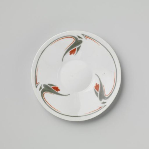 Saucer with stylized floral motifs