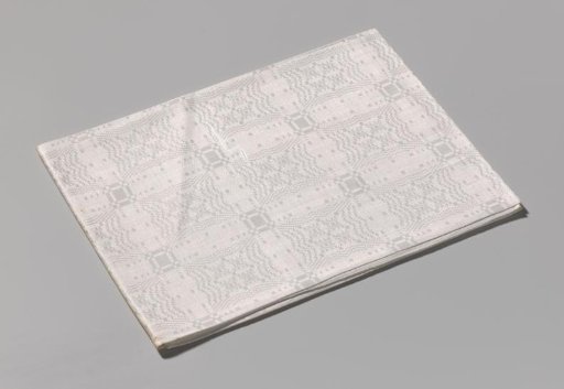 Linen napkin with pelican pattern