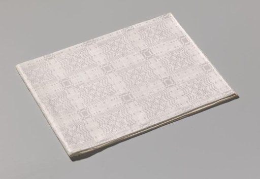 Linen napkin with pelican pattern