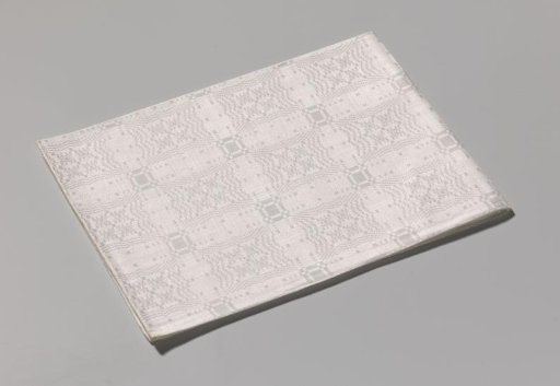 Linen napkin with pelican pattern
