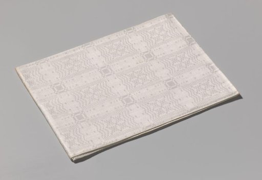 Linen napkin with pattern of peels