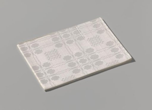 Linen napkin with pattern of peels