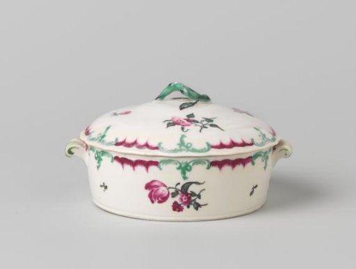 Butter boat, painted with flower sprigs