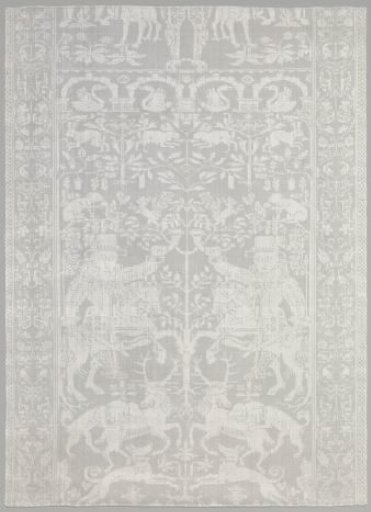 Napkin with swans under a bridge