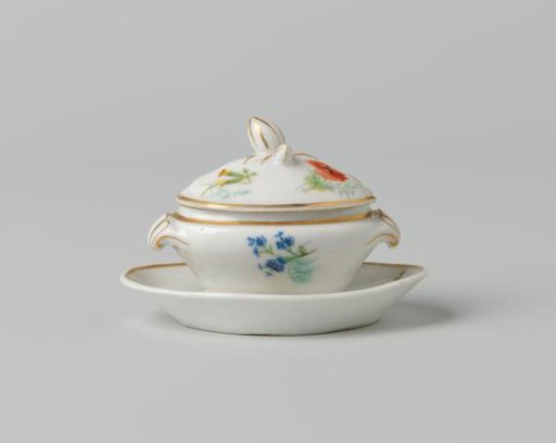 Cover of a tureen with various flower sprays