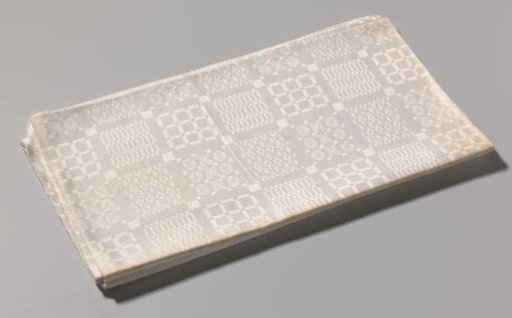 Tablecloth with a pattern of pelts