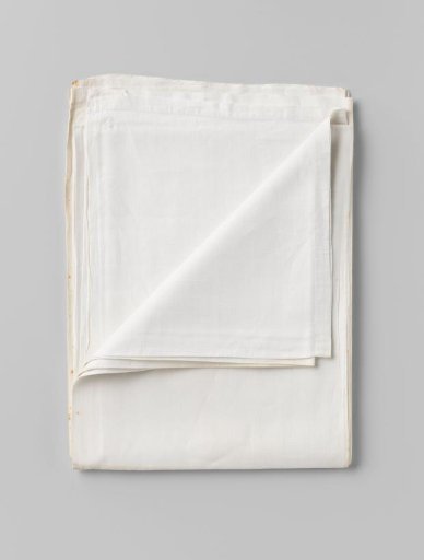 Cloth. Mark: HW 24.