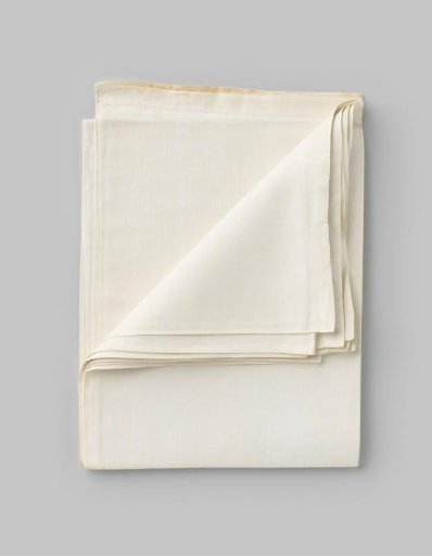 Cloth. Mark: HW 12.