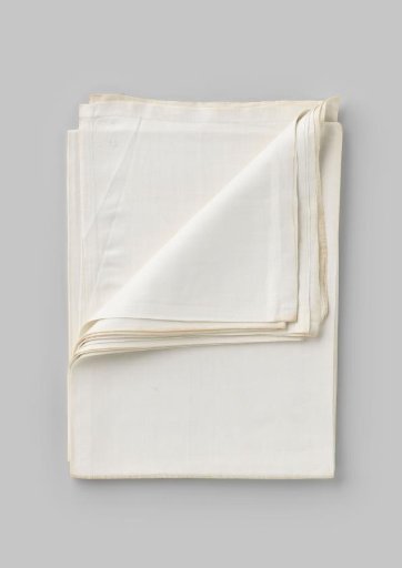 Cloth. Mark: crown WG 6 and year 1753.